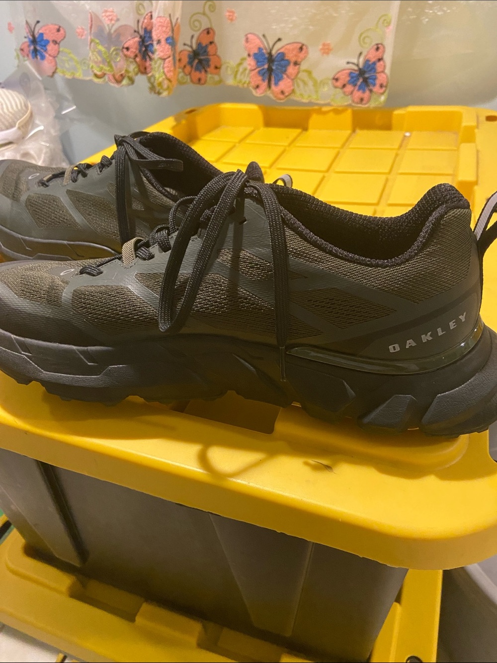Oakley Men's Black Trail Running Sneakers
